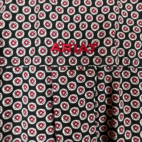 Ariat Navy/Red Long Sleeve Dress Shirt with Open Chest Pocket; Size XL - Picture 10 of 13